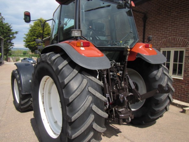 New Holland M160