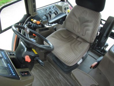 New Holland M160