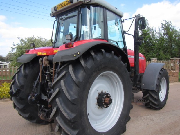 Massey Ferguson 8250