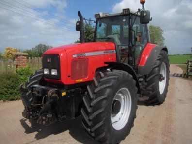 Massey Ferguson 8250