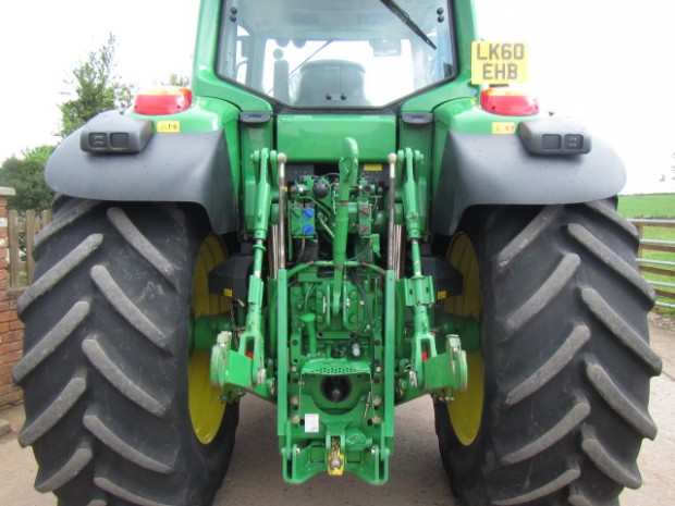 John Deere 7530