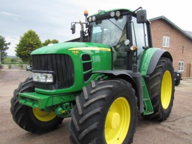 John Deere 7530