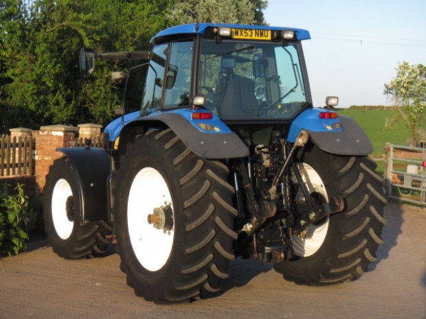 New Holland TM190