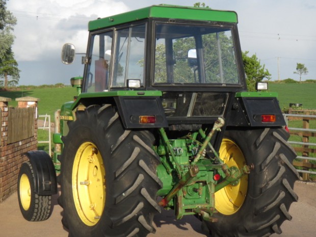 John Deere 3130
