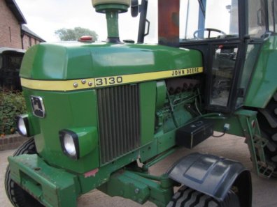 John Deere 3130