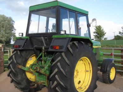 John Deere 3130