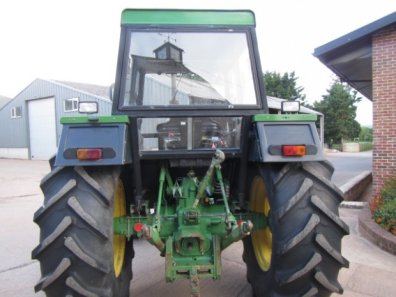 John Deere 3130