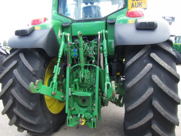 John Deere 7530