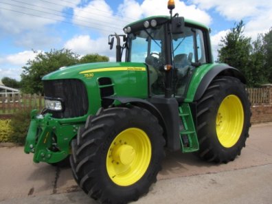 John Deere 7530