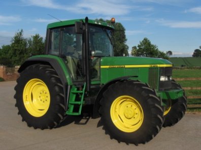 John Deere 6810