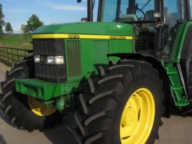 John Deere 6810