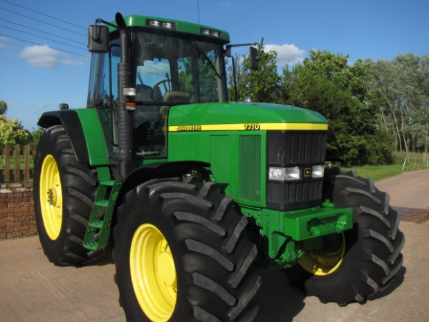 John Deere 7710
