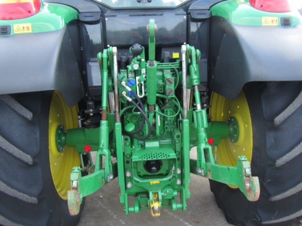 John Deere 6115M