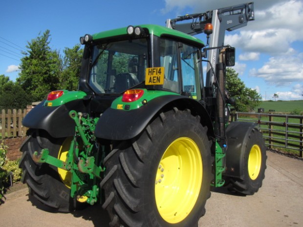 John Deere 6115M
