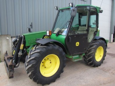 John Deere 3200