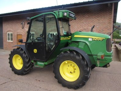 John Deere 3200