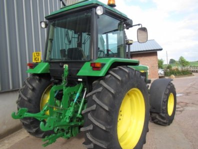 John Deere 3350