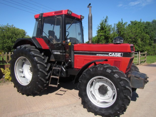 Case International 1255 XL