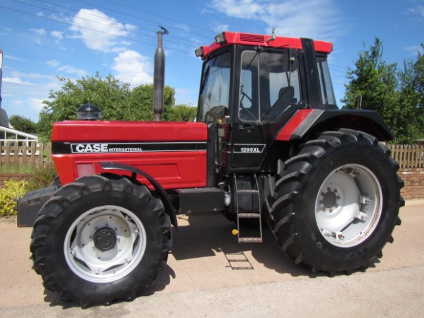 Case International 1255 XL