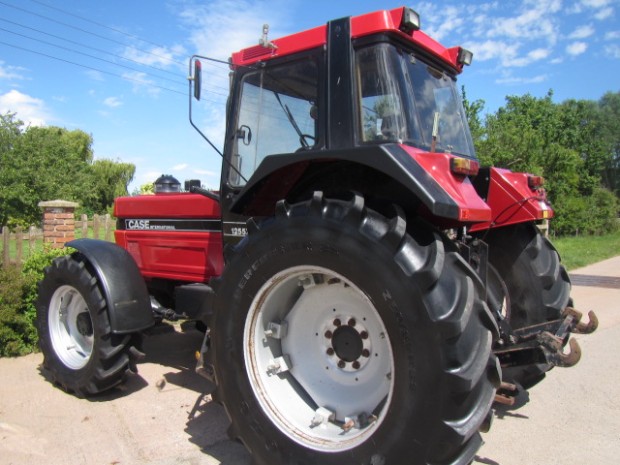 Case International 1255 XL