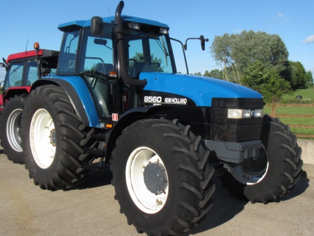 New Holland 8560