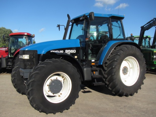 New Holland 8560