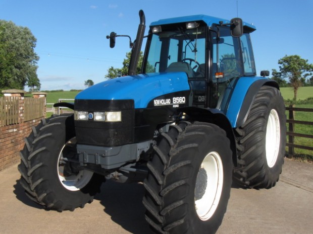 New Holland 8560