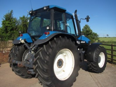 New Holland 8560