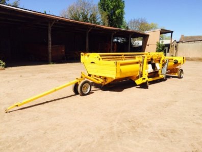 New Holland 17ft whole crop header