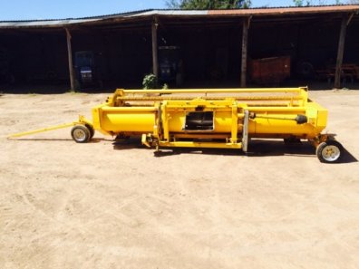 New Holland 17ft whole crop header