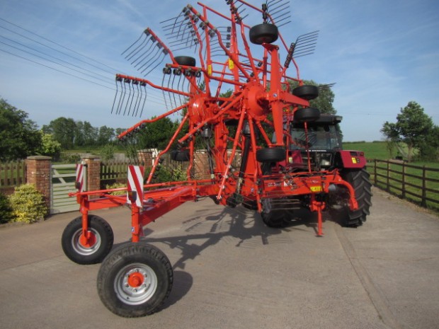 Kuhn GA 7501 twin rotor rake