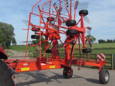 Kuhn GA 7501 twin rotor rake