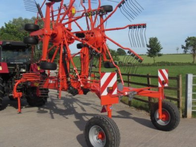 Kuhn GA 7501 twin rotor rake