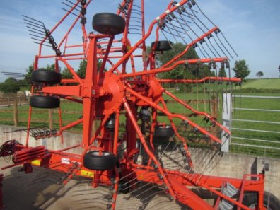 Kuhn GA 7501 twin rotor rake