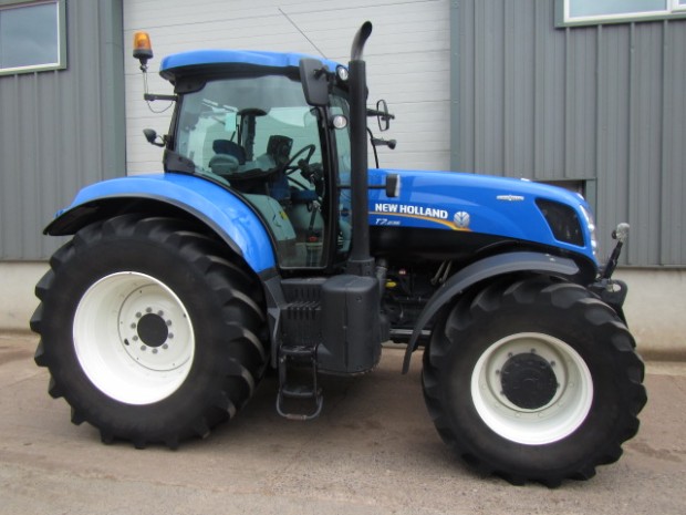 New Holland T7.235