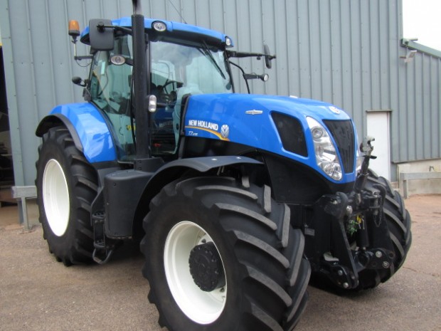 New Holland T7.235