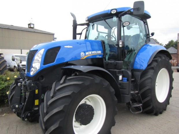 New Holland T7.235
