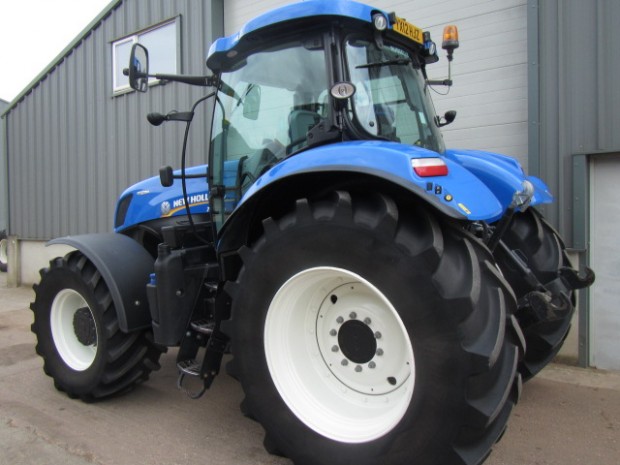 New Holland T7.235