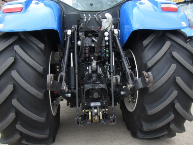 New Holland T7.235