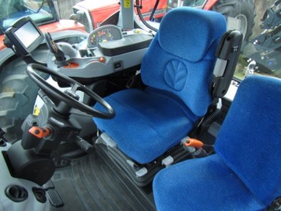 New Holland T7.235