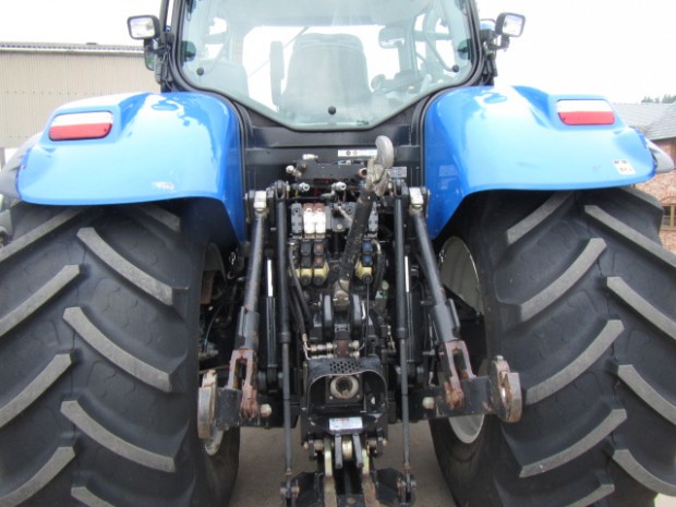 New Holland T7050
