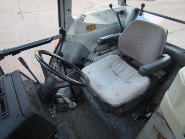 Massey Ferguson 375