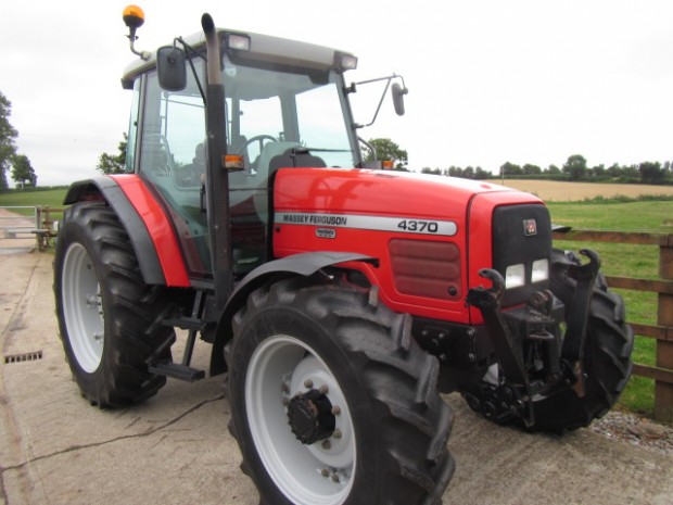 Massey Ferguson 4370