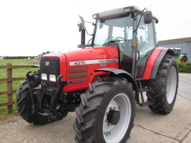 Massey Ferguson 4370