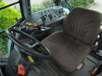 New Holland 8260