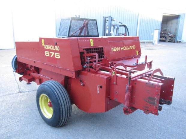 New Holland 575 baler