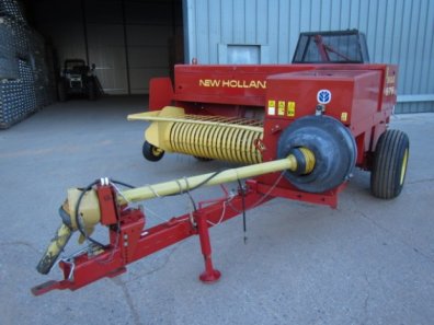 New Holland 575 baler