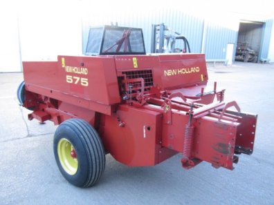 New Holland 575 baler