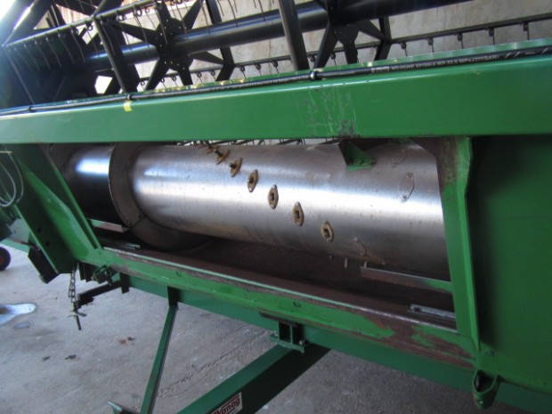 John Deere 2056 combine