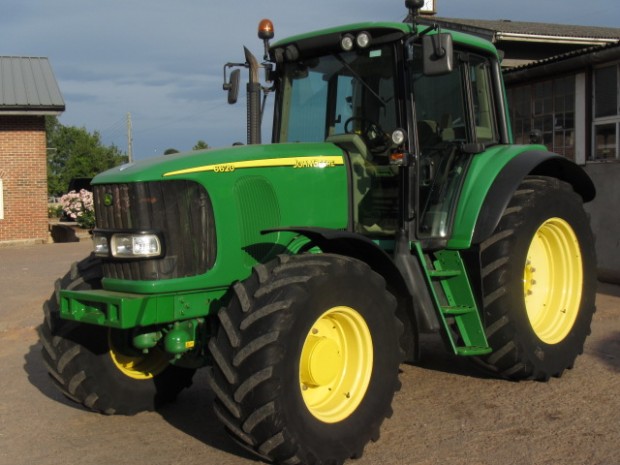 John Deere 6620